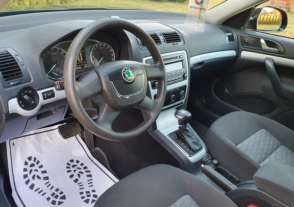 Skoda Octavia cena 25900 przebieg: 233000, rok produkcji 2011 z Ostrzeszów małe 254